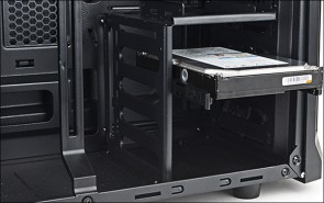 Tool free 3.5 drive installation